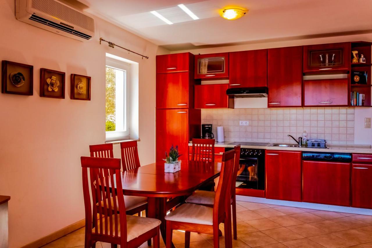 Apartmán Abby Kornić Exteriér fotografie