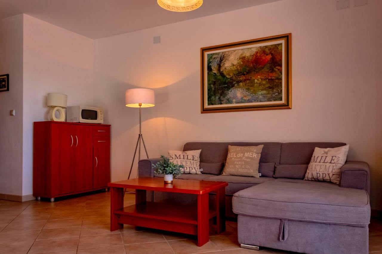 Apartmán Abby Kornić Exteriér fotografie