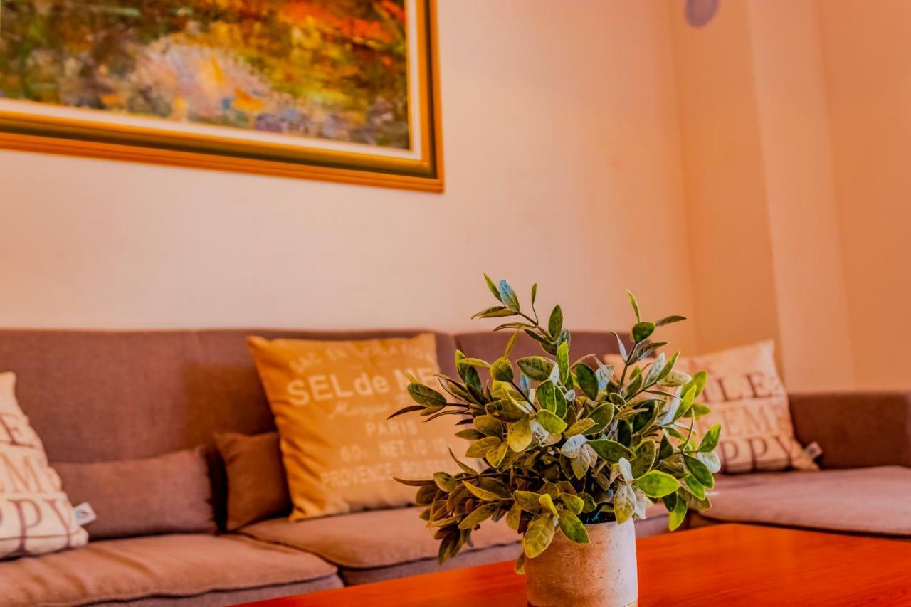 Apartmán Abby Kornić Exteriér fotografie