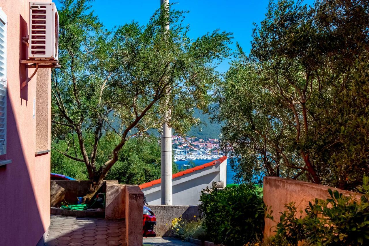 Apartmán Abby Kornić Exteriér fotografie